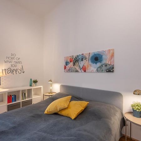 Cosy City Center Apartment Wina Bagian luar foto