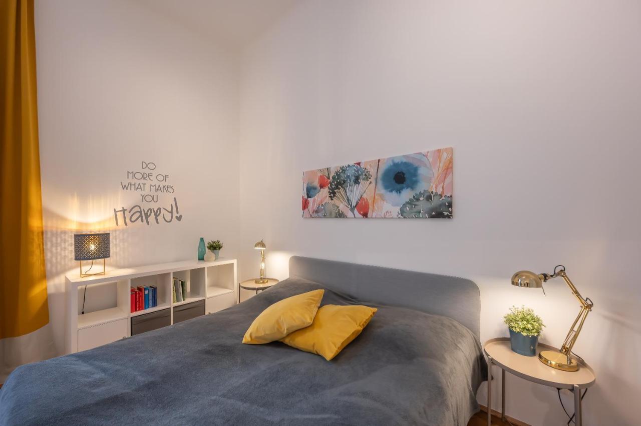 Cosy City Center Apartment Wina Bagian luar foto